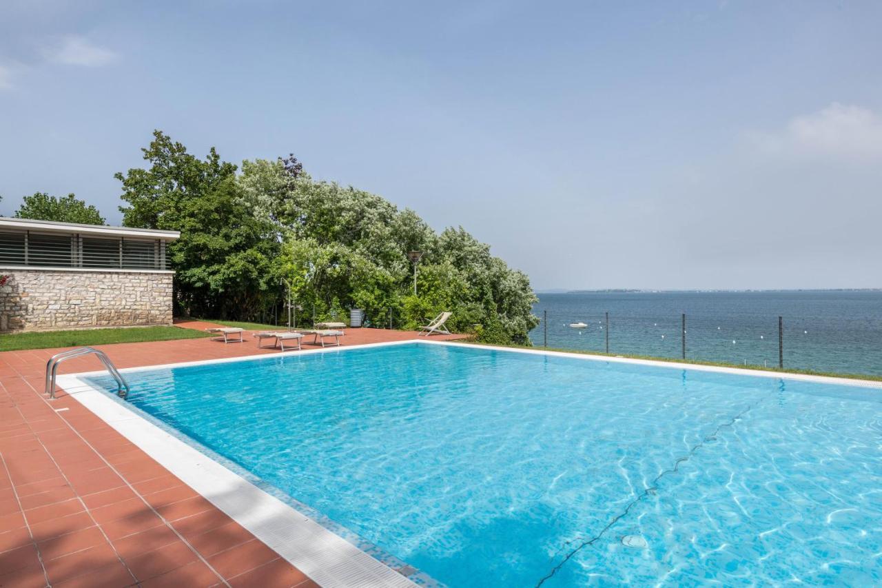 Casa Vacanze Blue Lake Padenghe sul Garda Exterior photo