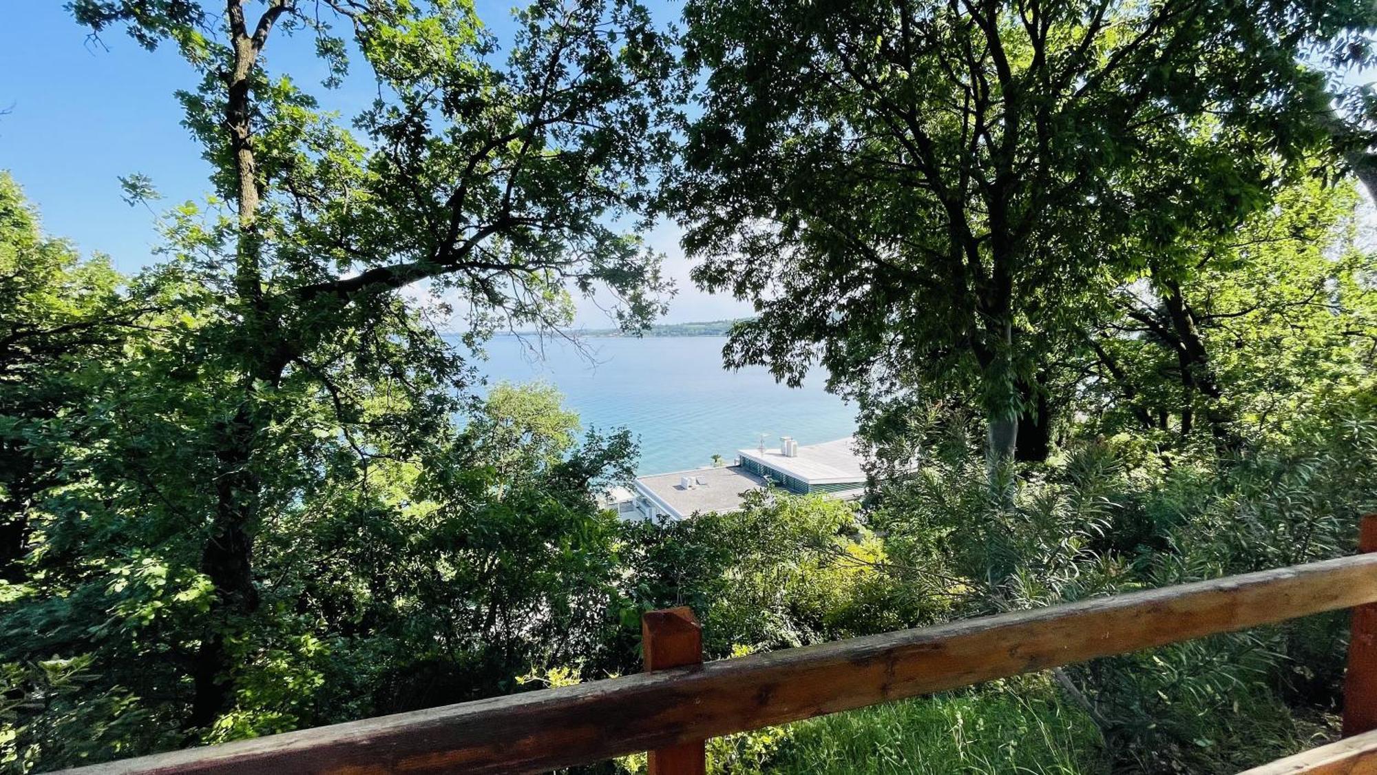 Casa Vacanze Blue Lake Padenghe sul Garda Exterior photo