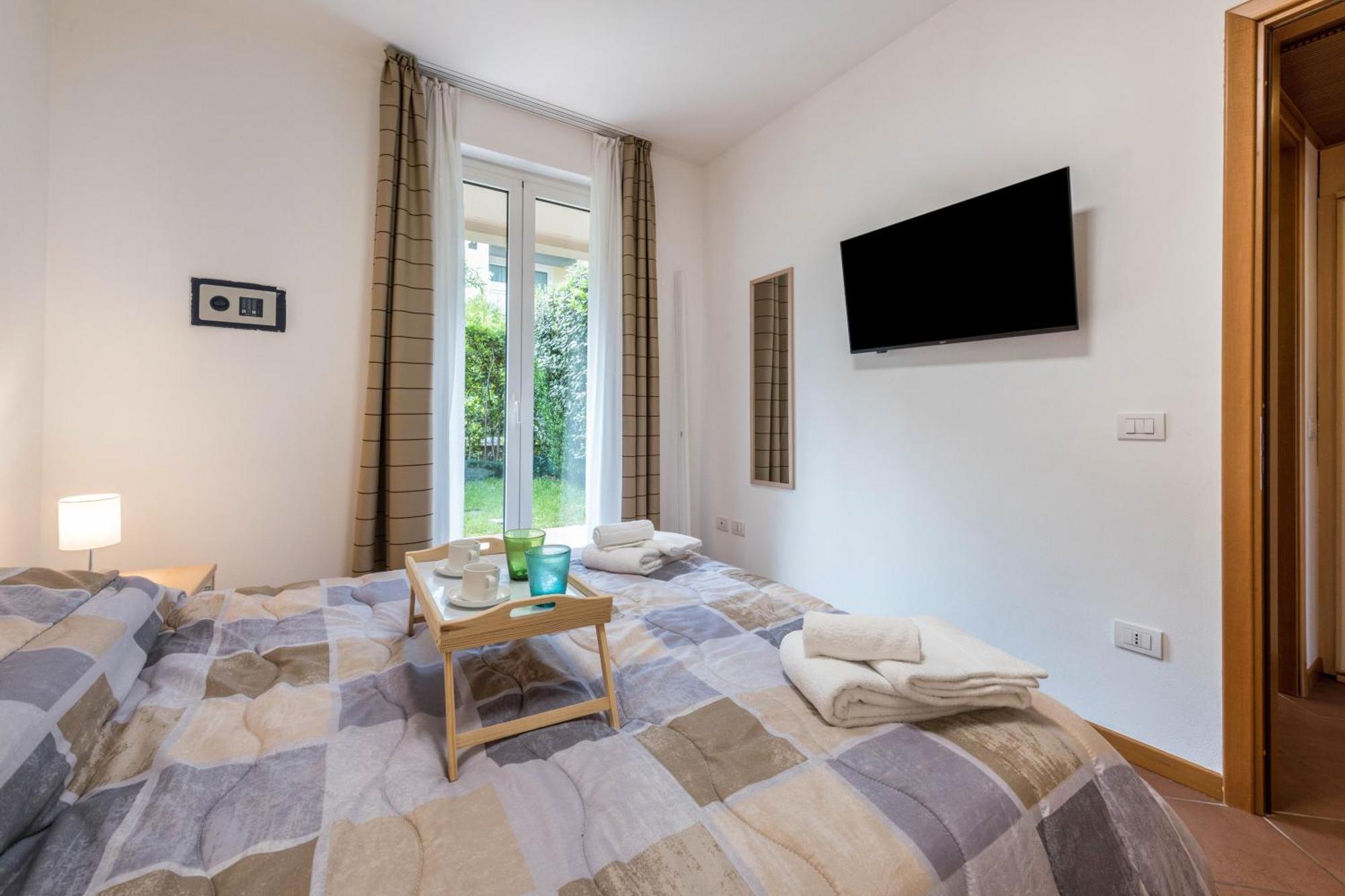 Casa Vacanze Blue Lake Padenghe sul Garda Exterior photo